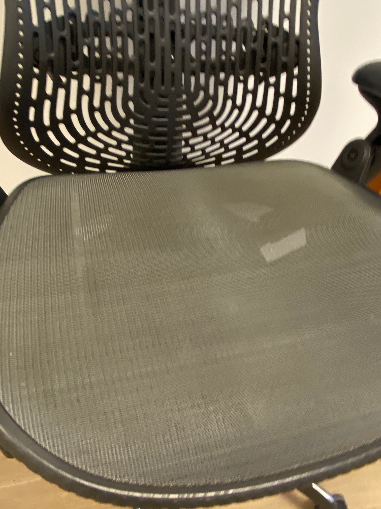 SELT / SOLD Herman Miller Mirra 7