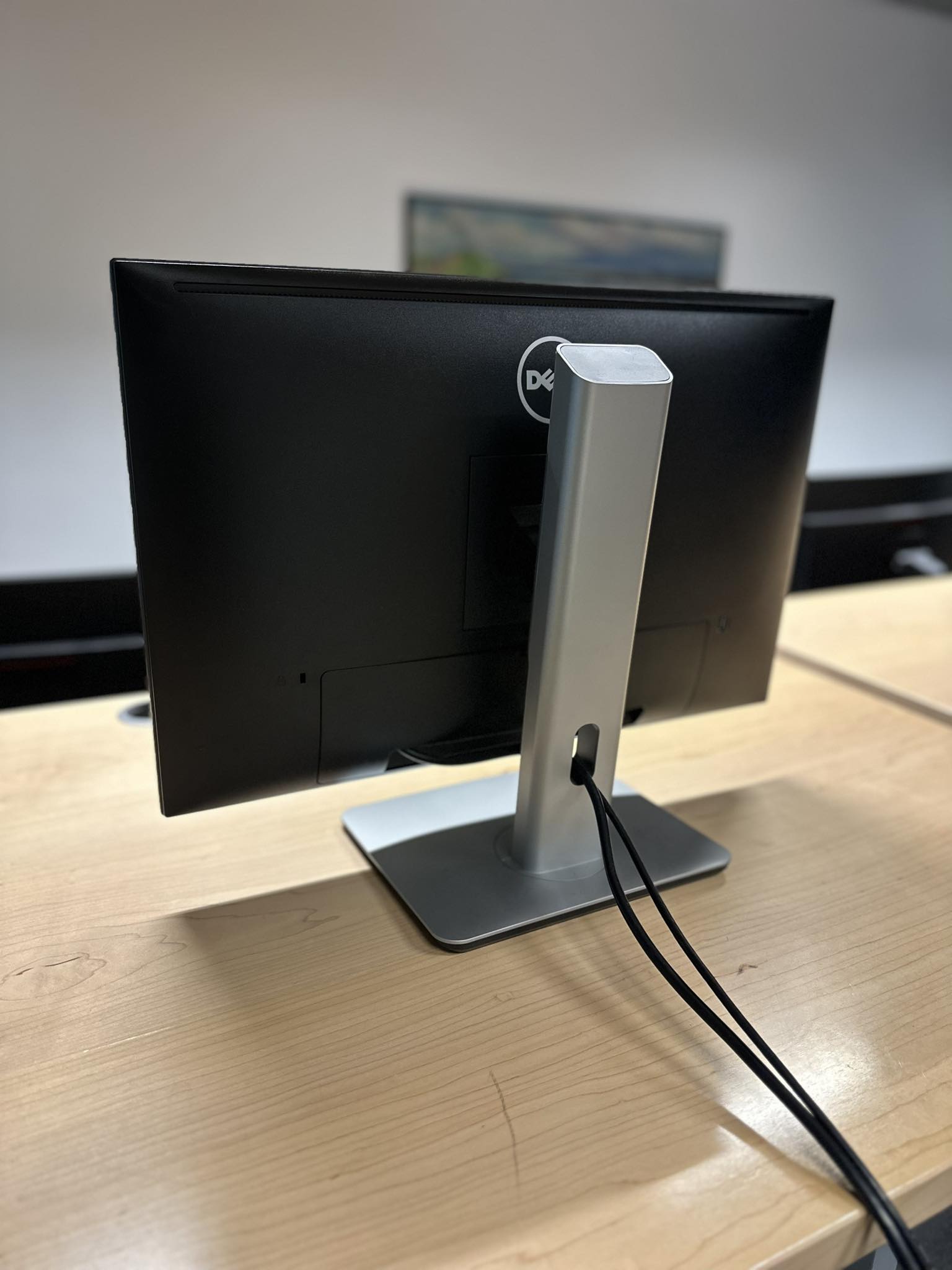 Dell Ultrasharp tölvuskjár, 24'' 3